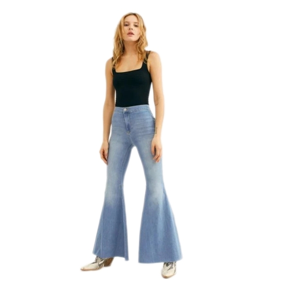 Free People Just Float On Flare Blue Jeans, Womens 28 R - Picture 1 of 8